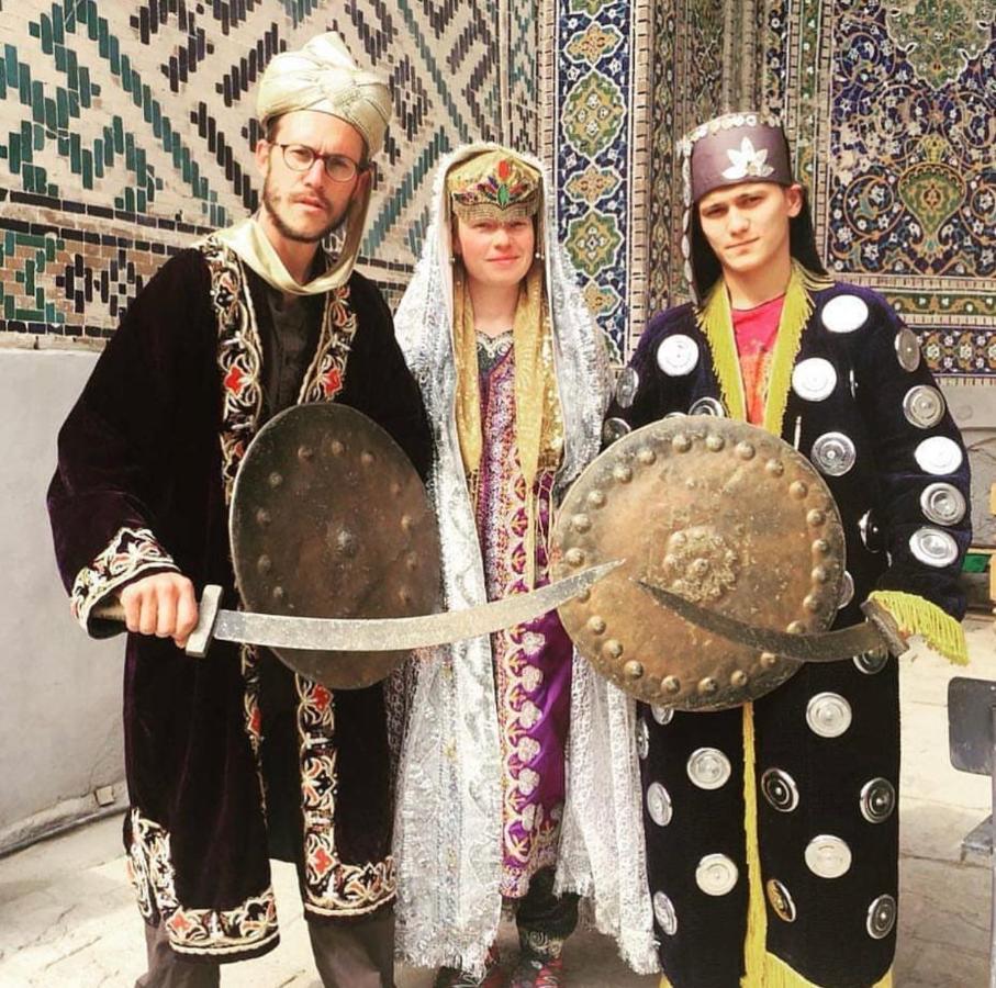 Muharram Homestay In The Neighborhood Of The Registan Square, 家族 ゲストハウス Samarkand Exterior foto